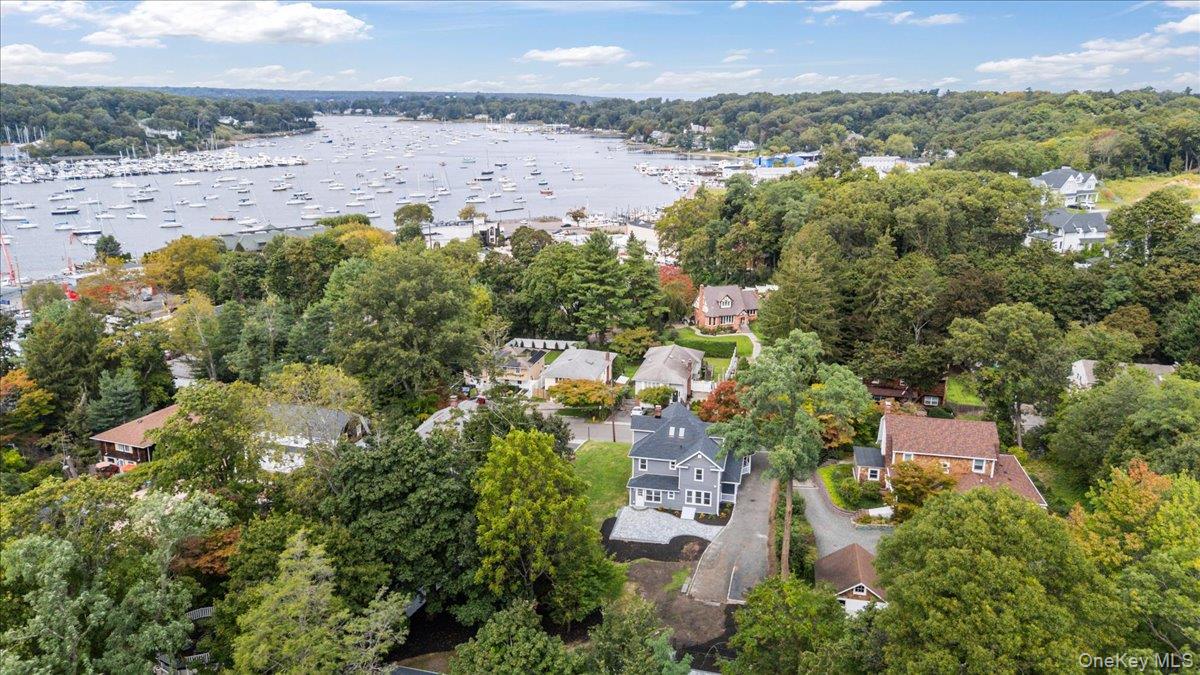 28 Ketewomoke Drive