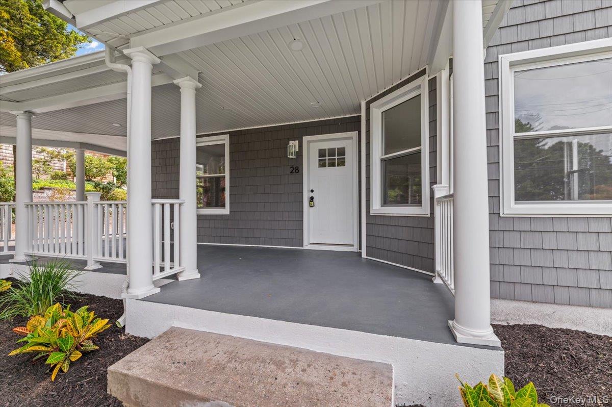 28 Ketewomoke Drive