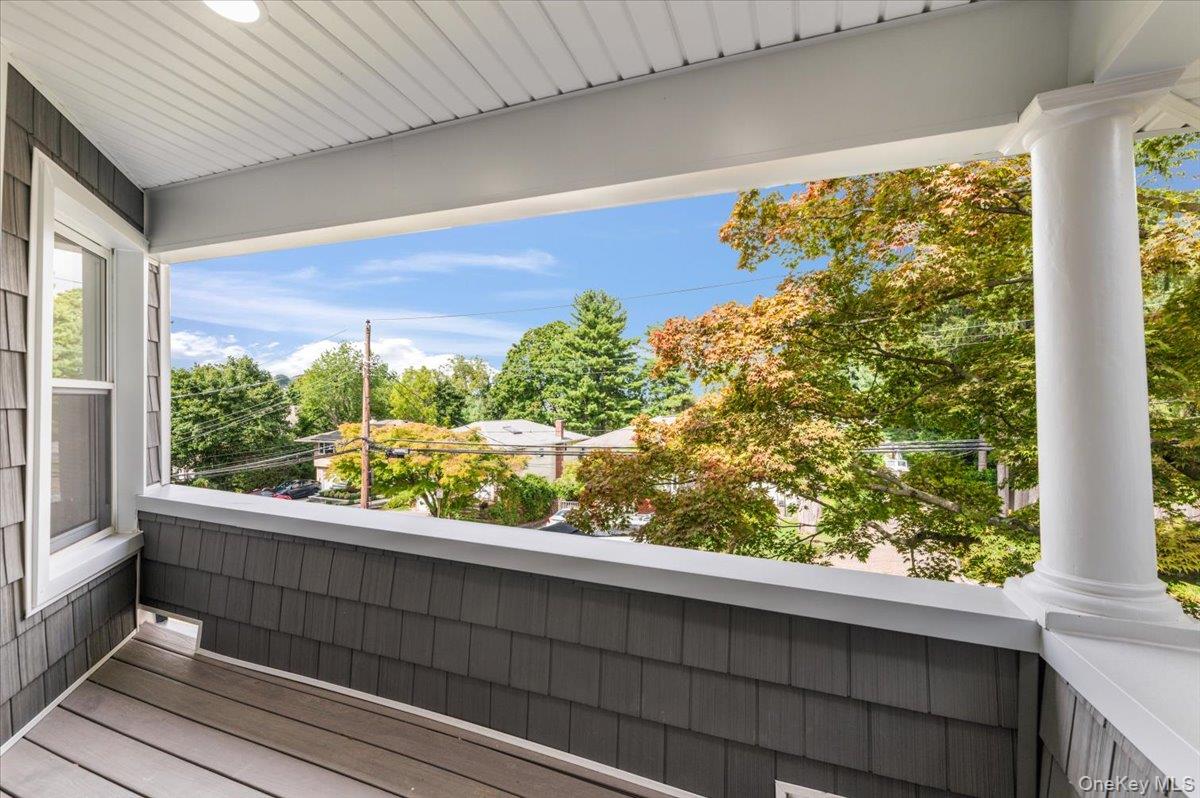 28 Ketewomoke Drive