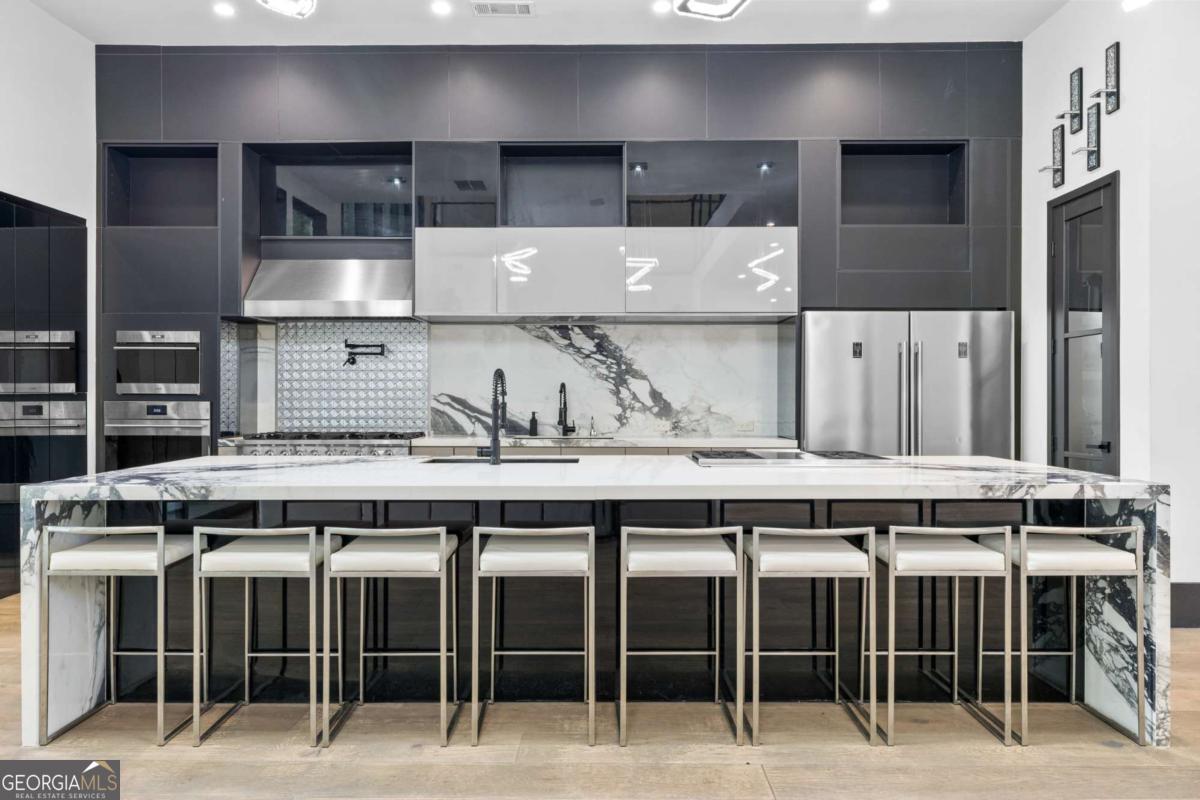 2401 Greenglade Road NE