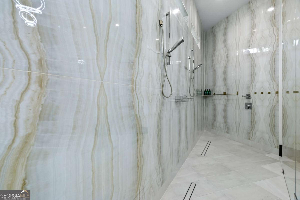 2401 Greenglade Road NE