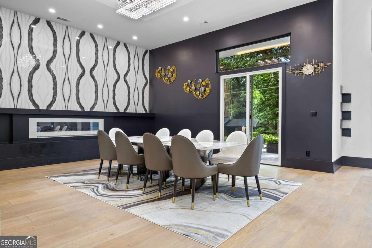 2401 Greenglade Road NE