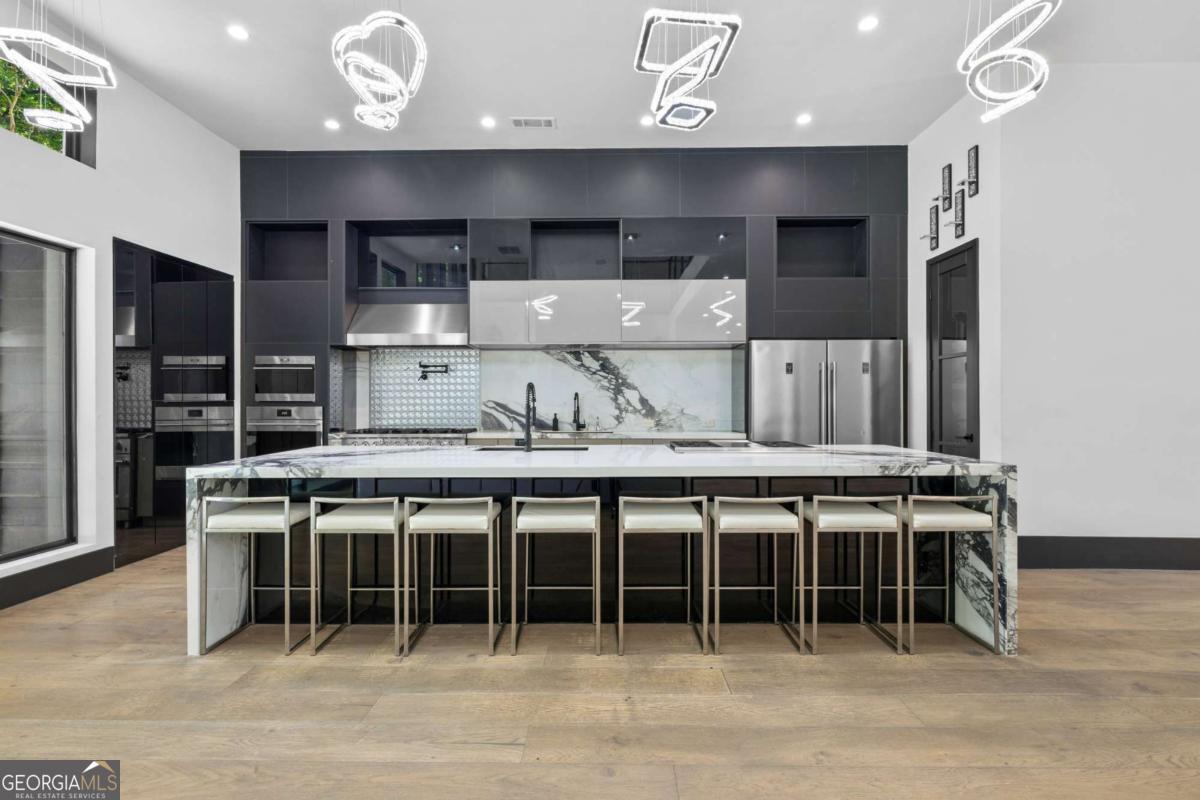 2401 Greenglade Road NE