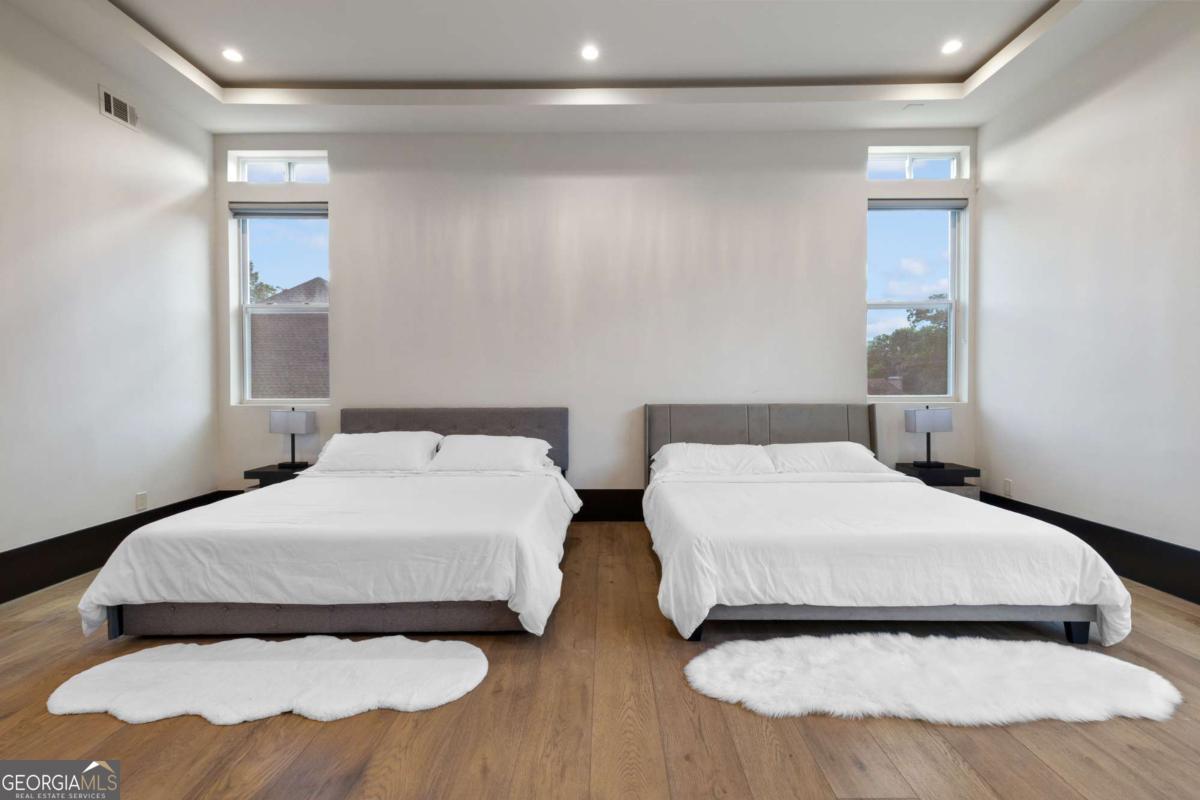 2401 Greenglade Road NE