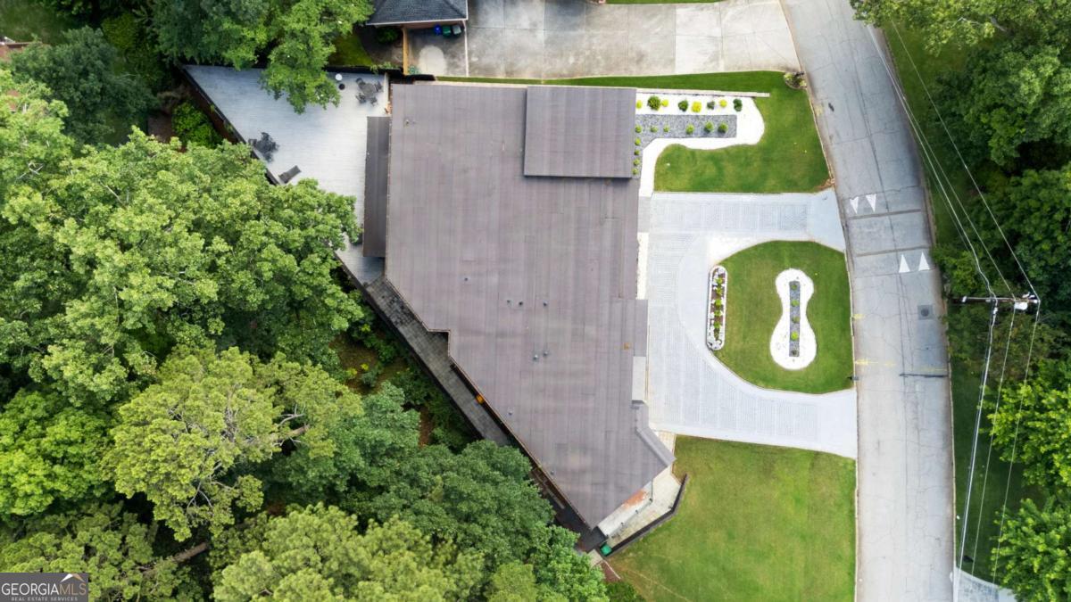 2401 Greenglade Road NE