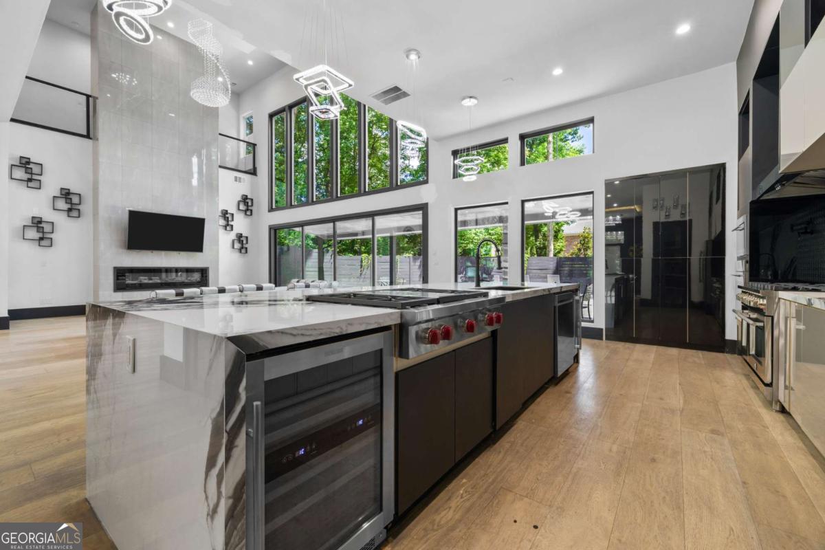 2401 Greenglade Road NE