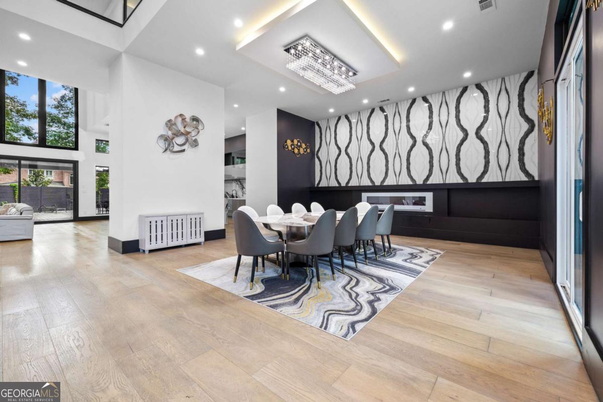 2401 Greenglade Road NE