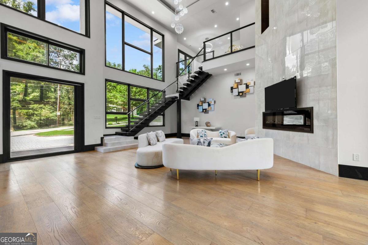 2401 Greenglade Road NE