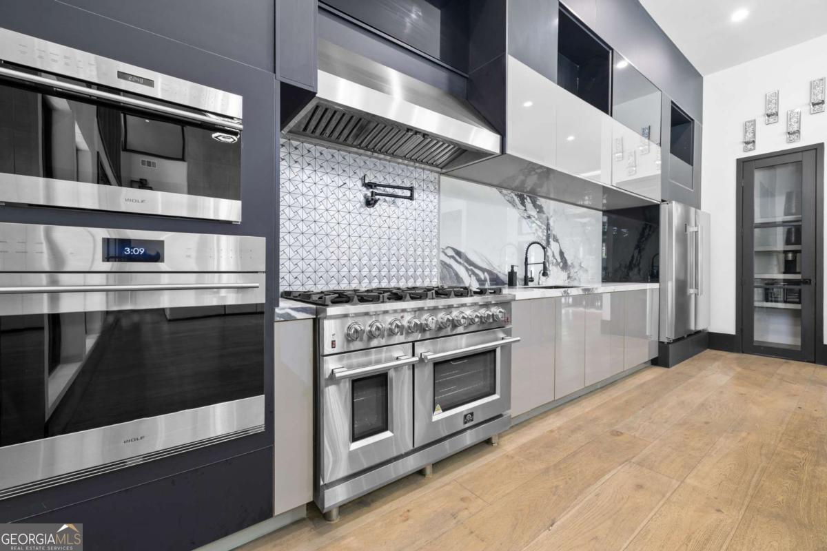 2401 Greenglade Road NE