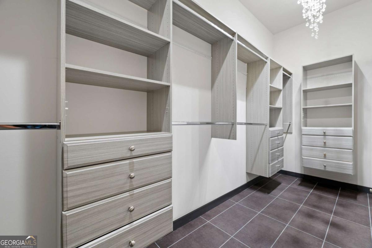 2401 Greenglade Road NE