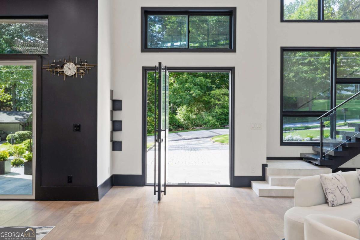 2401 Greenglade Road NE