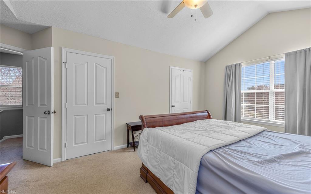 2304 Barnsely CT