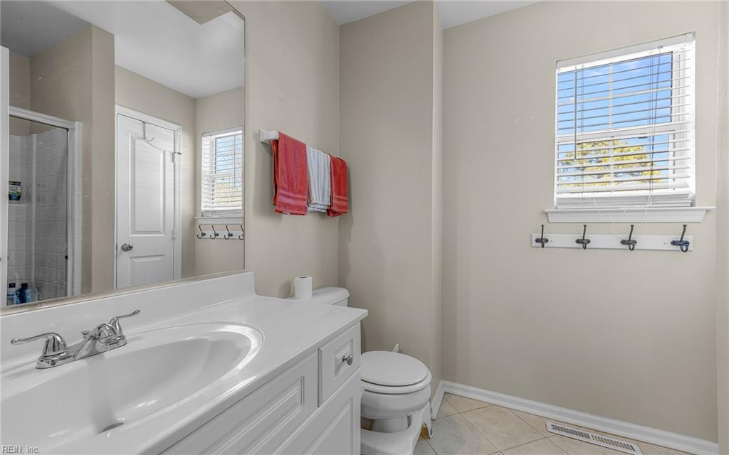 2304 Barnsely CT