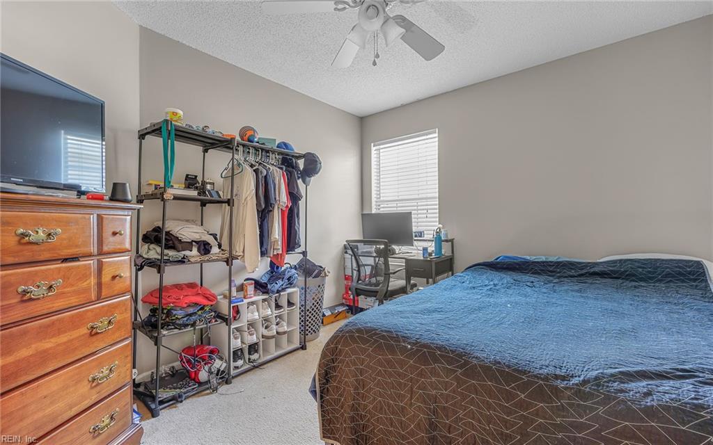 2304 Barnsely CT