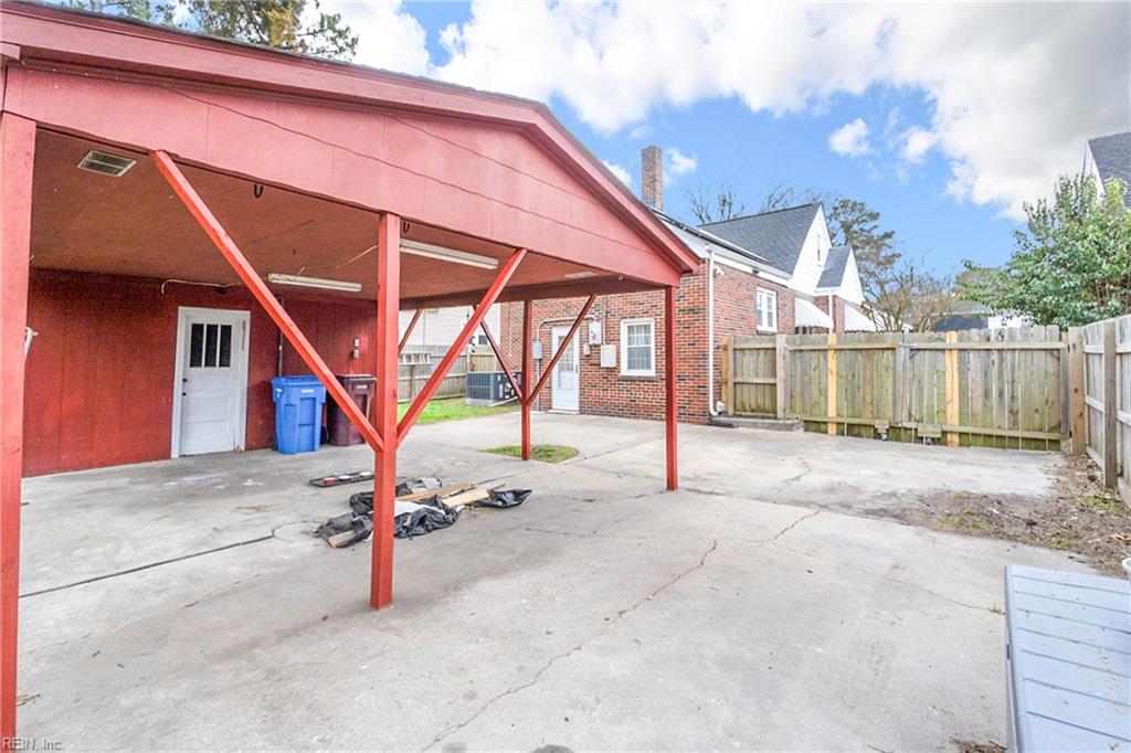1205 Wilbur AVE