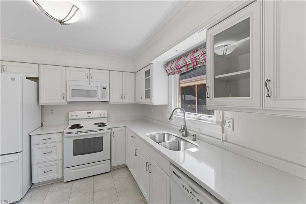 3909 Point Elizabeth DR