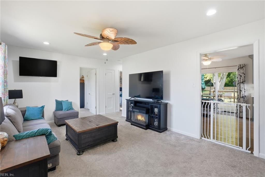 716 Summers PL