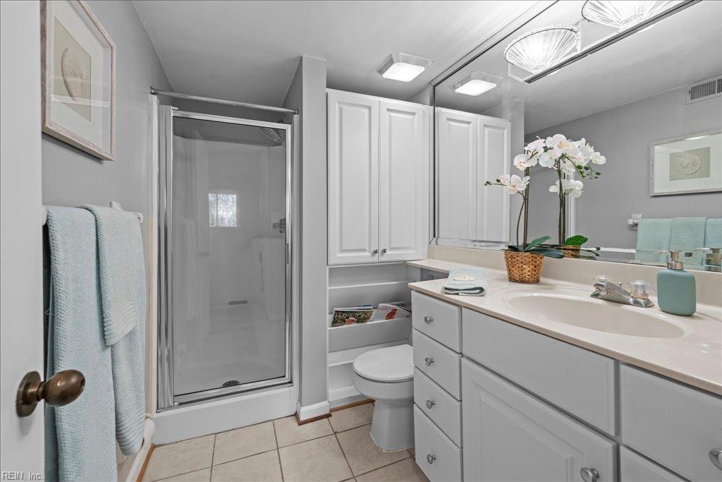 3200 Lynnhaven DR 204