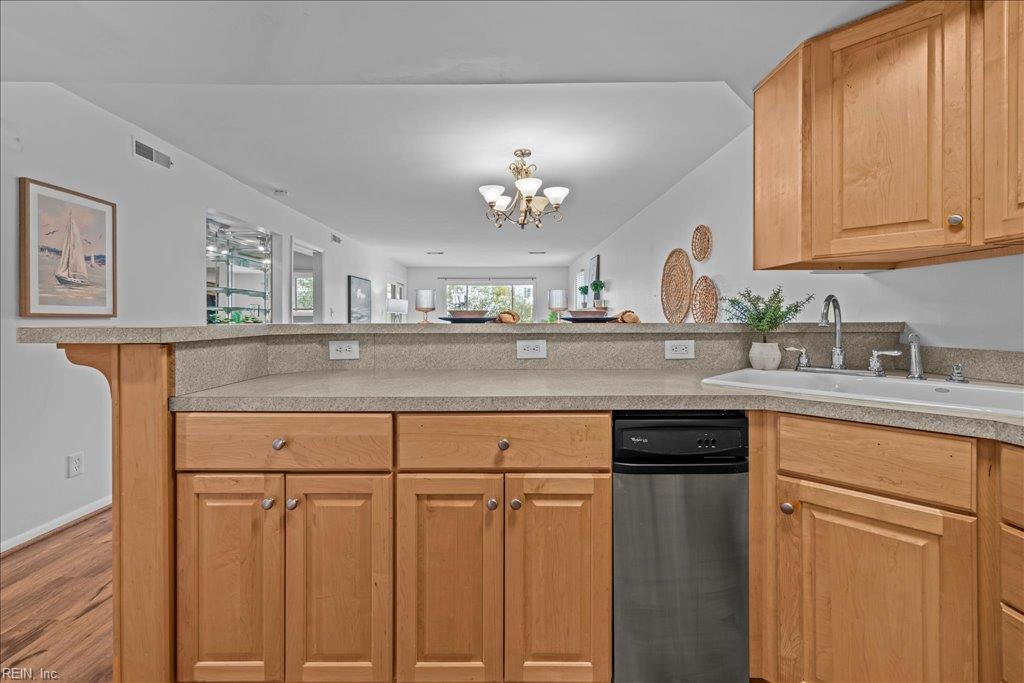 3200 Lynnhaven DR 204