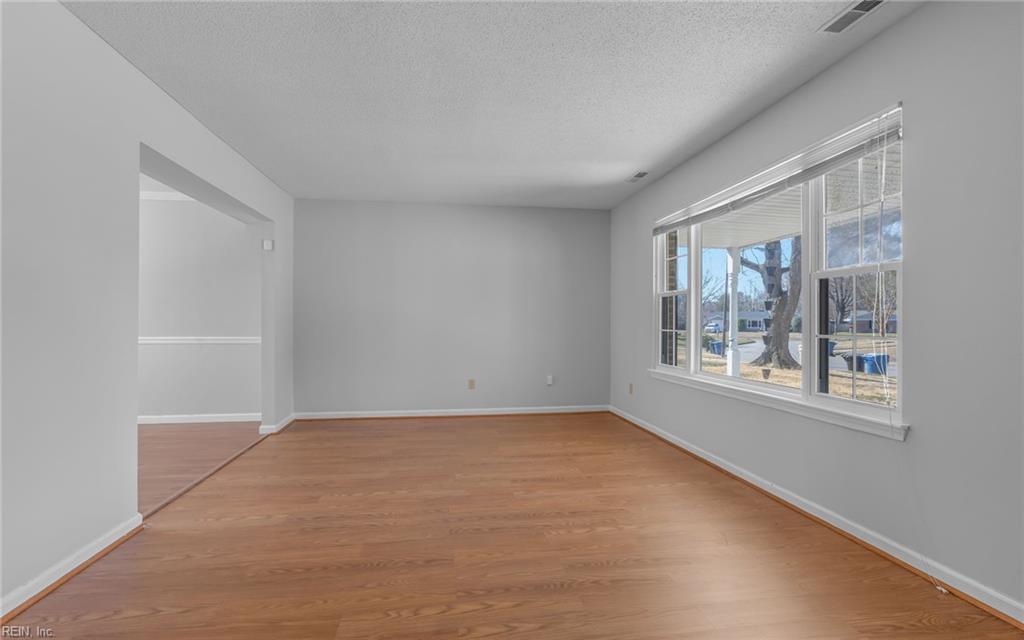 3332 King Richard CT