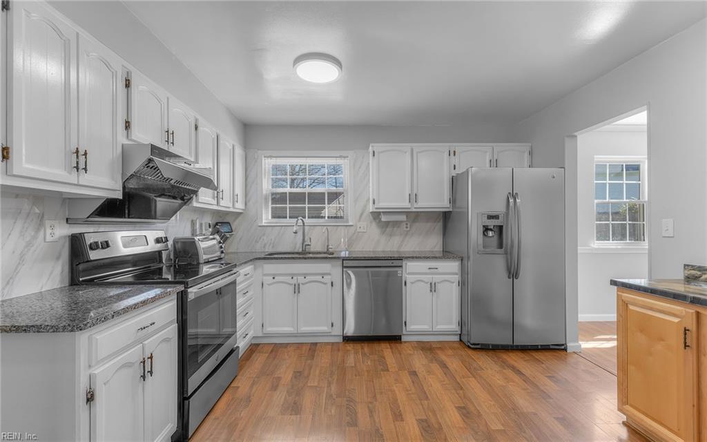 3332 King Richard CT