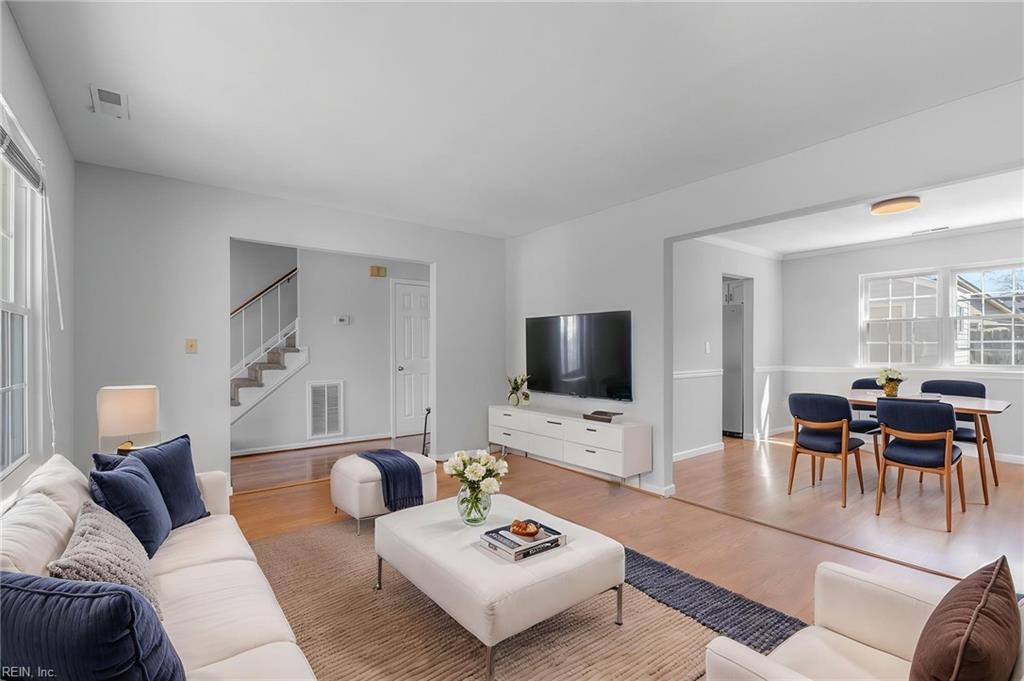 3332 King Richard CT