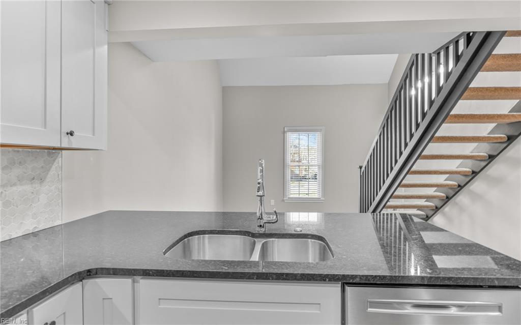 1206 Stockley GDNS 405