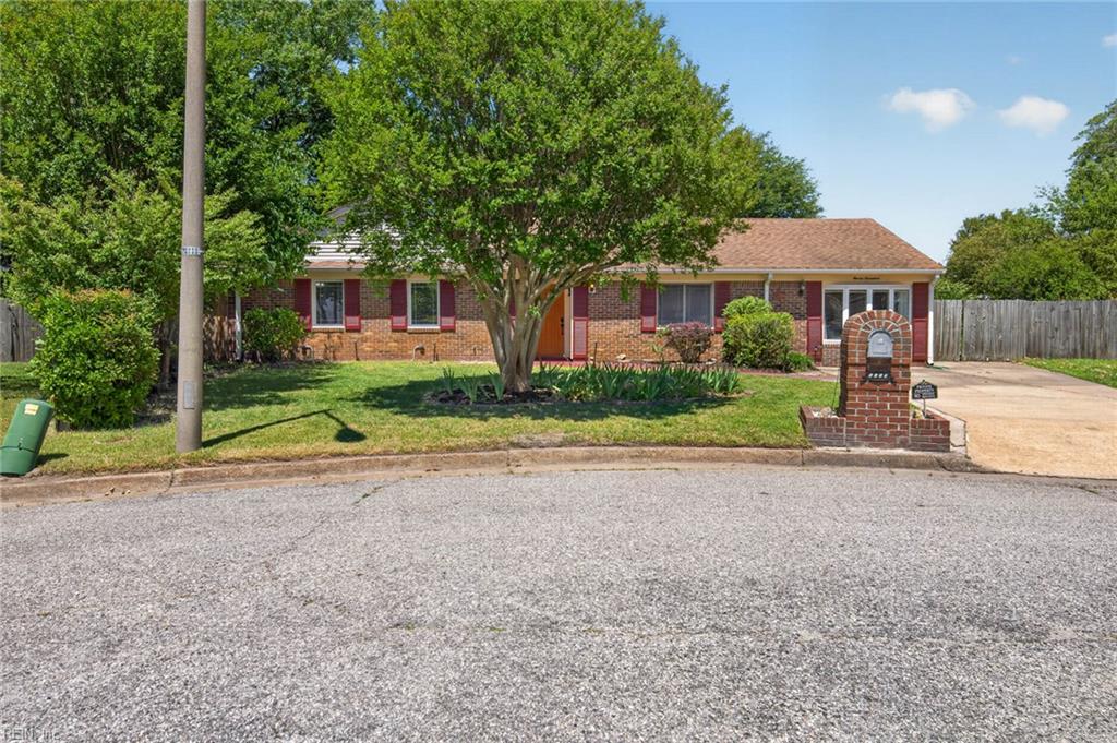 1117 Camelot CT