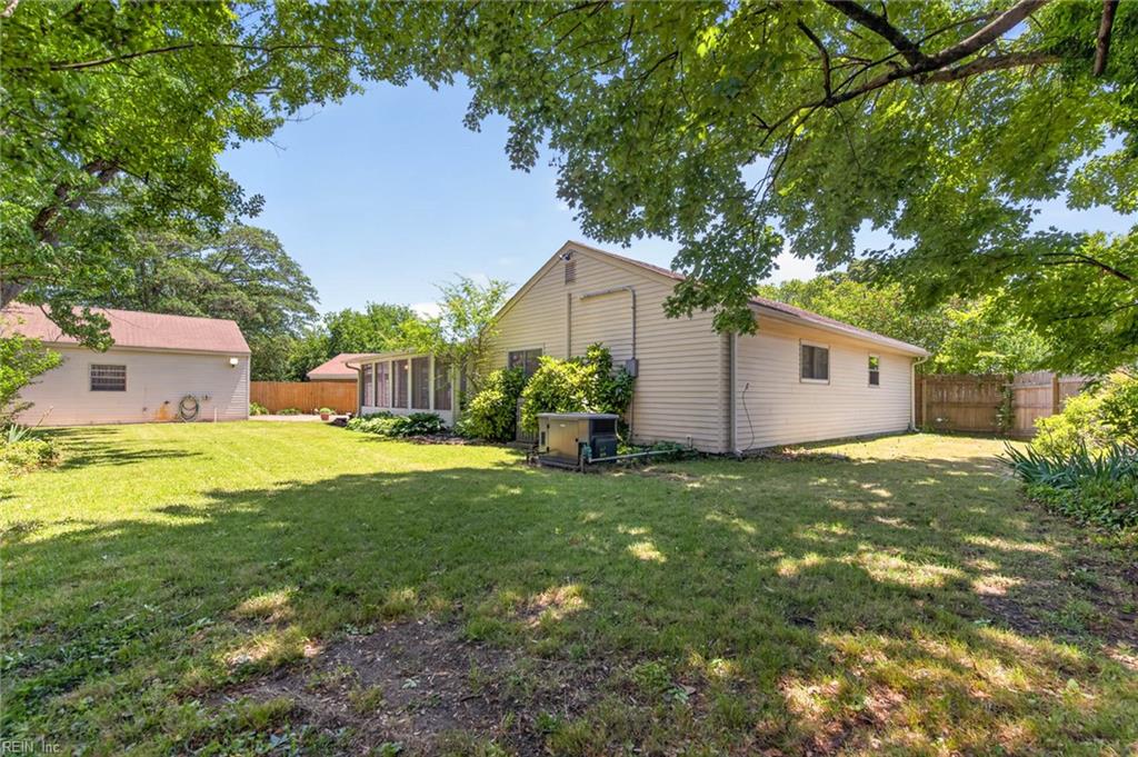 1117 Camelot CT