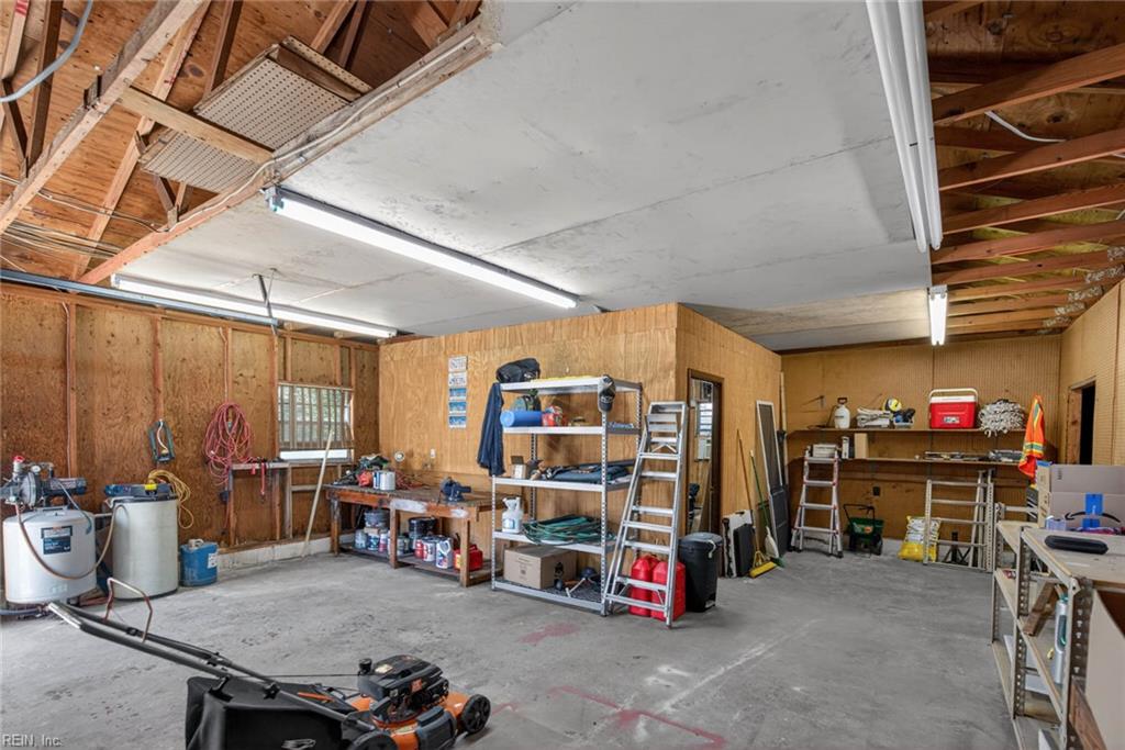 1117 Camelot CT
