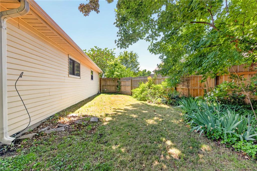 1117 Camelot CT
