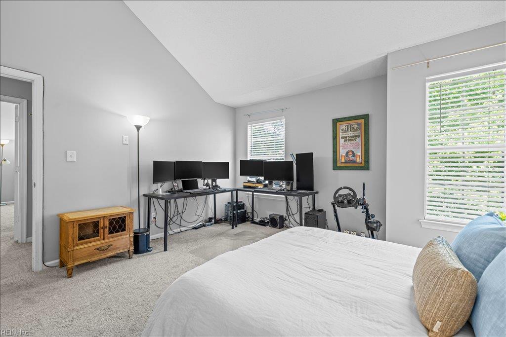 1697 Cottenham LN