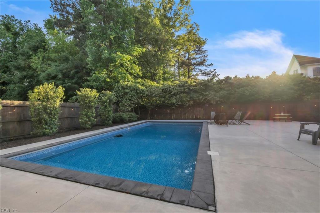 2313 McNelly LN