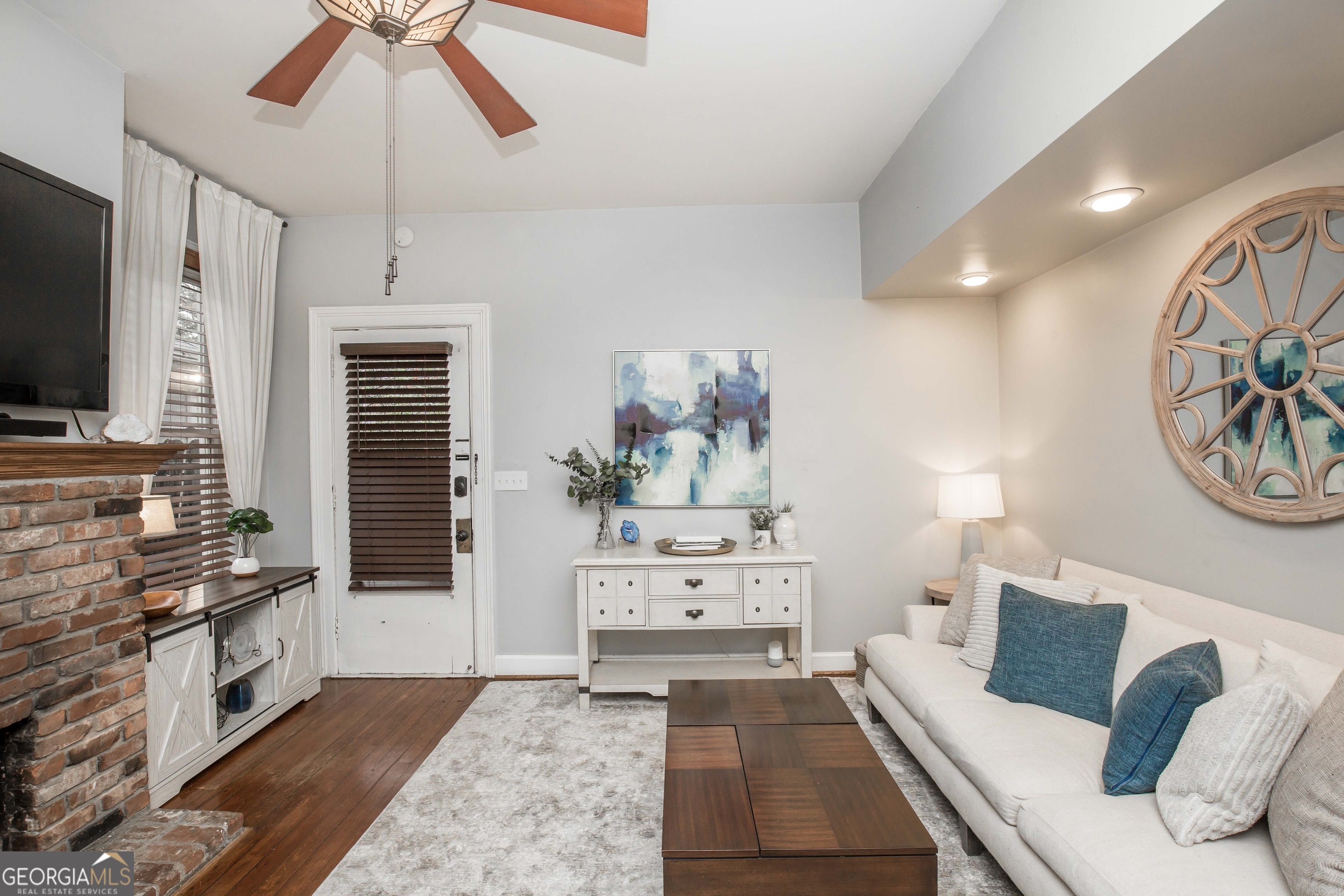 952 Myrtle Street NE # 2