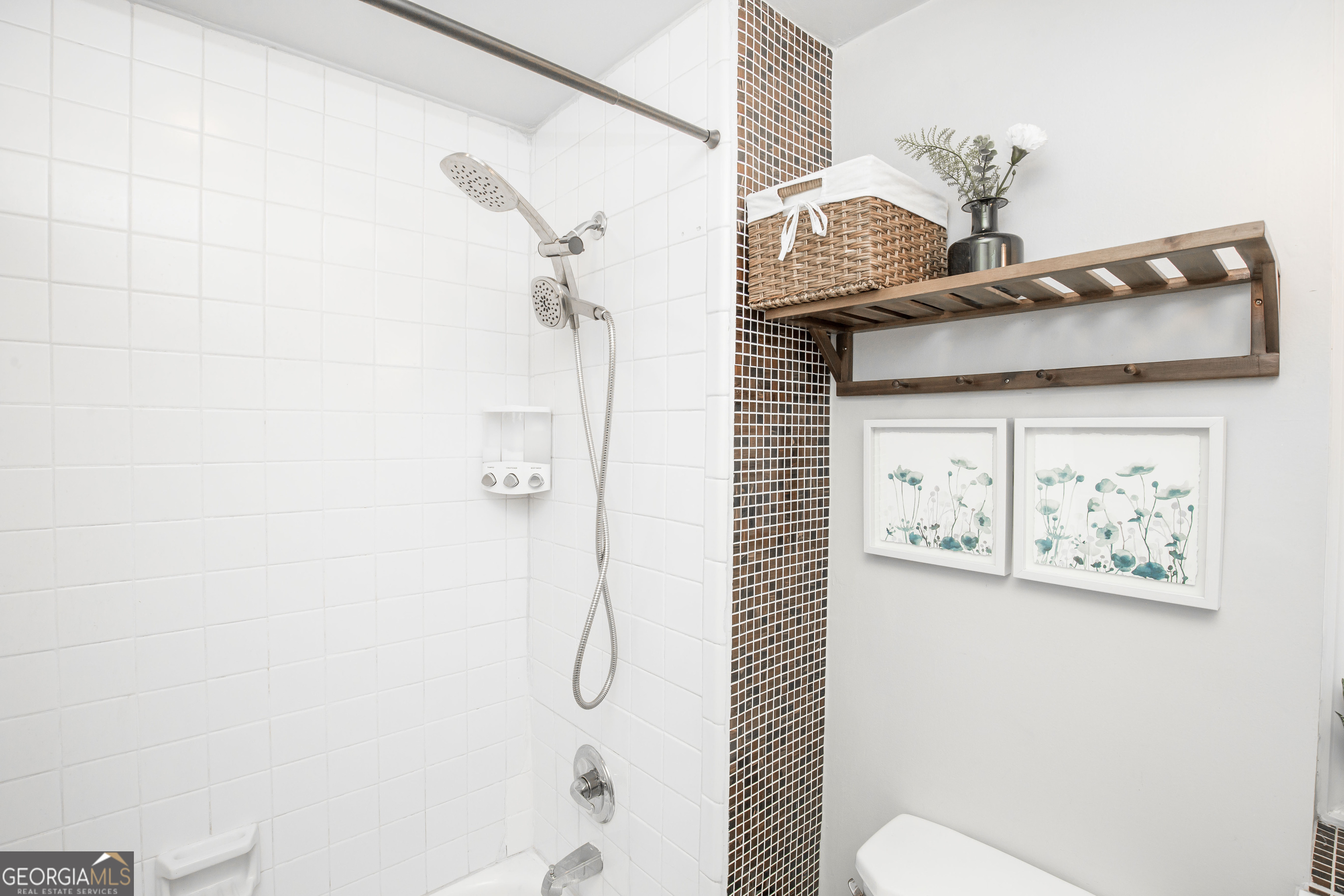 952 Myrtle Street NE # 2