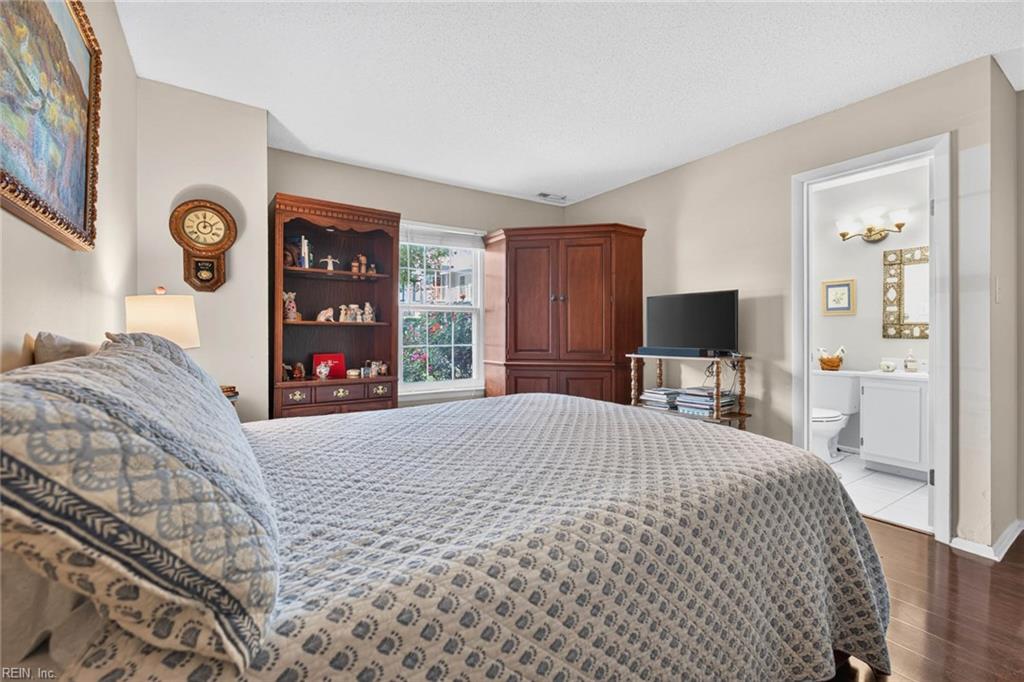 2104 Retreat CT
