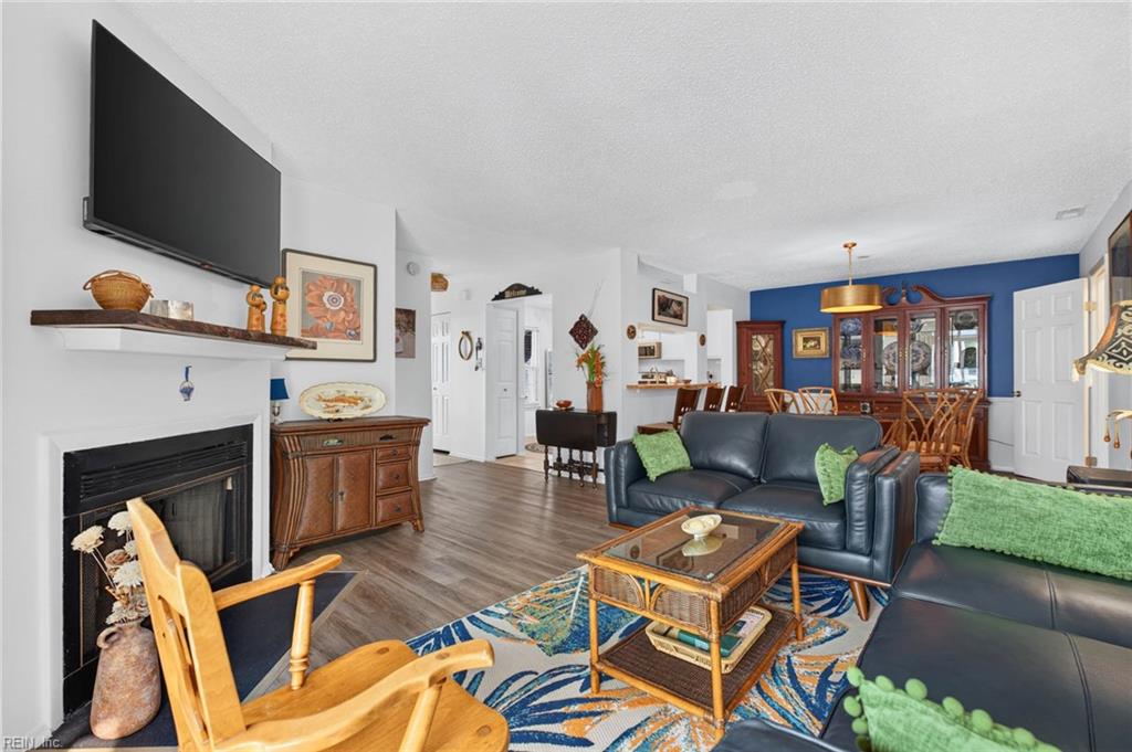 2104 Retreat CT