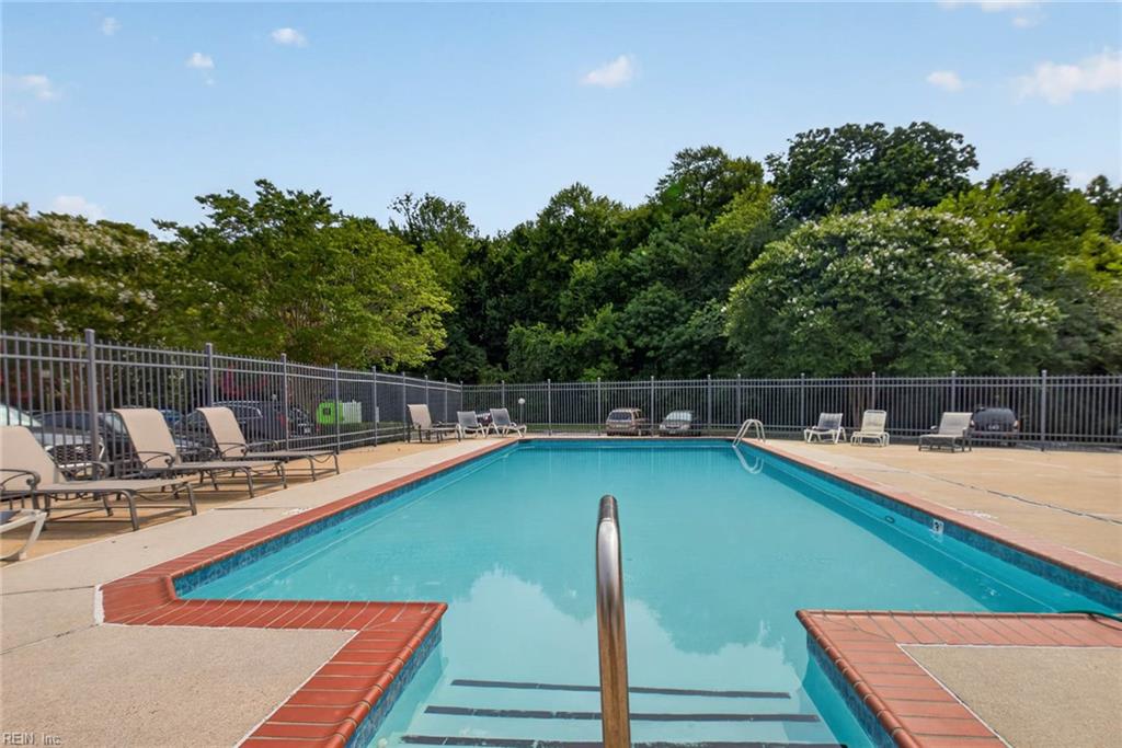 2104 Retreat CT