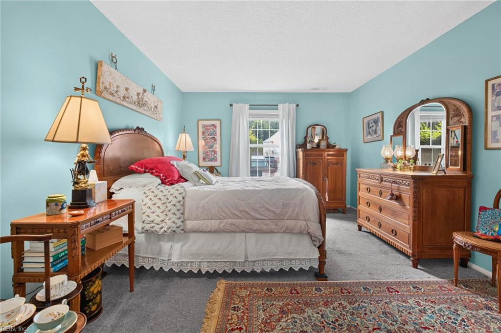 2104 Retreat CT