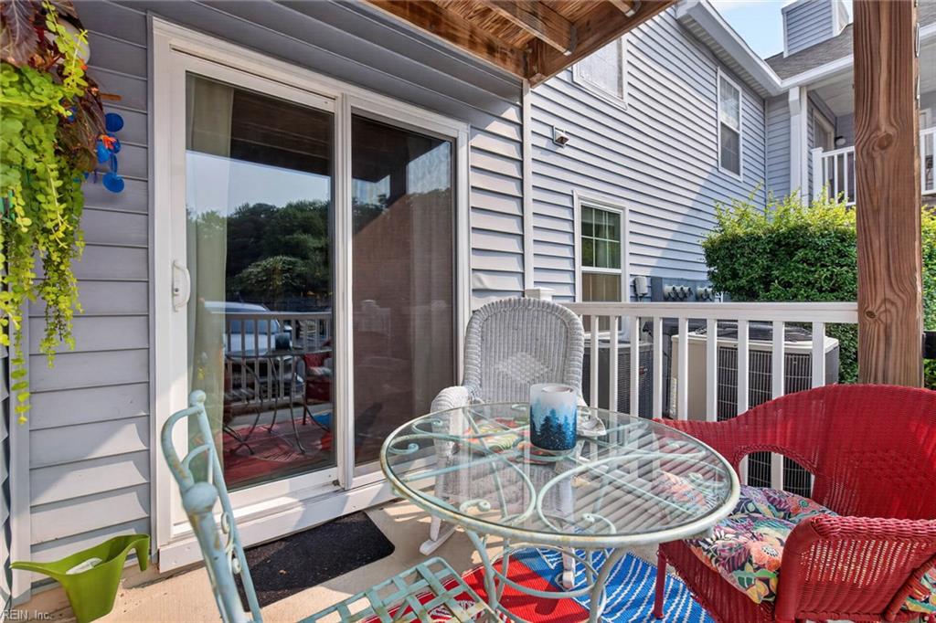 2104 Retreat CT