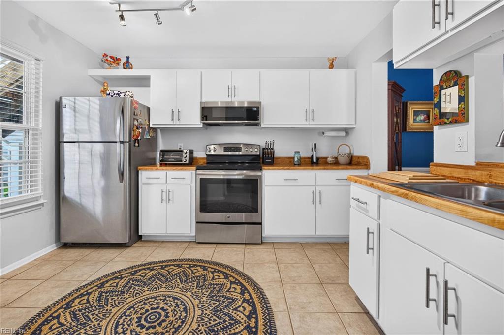 2104 Retreat CT