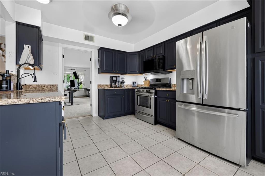 3112 Polk DR
