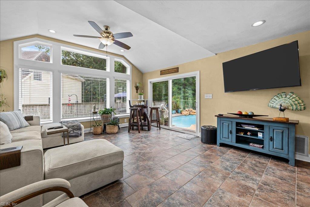 1309 Hawaiian Dr
