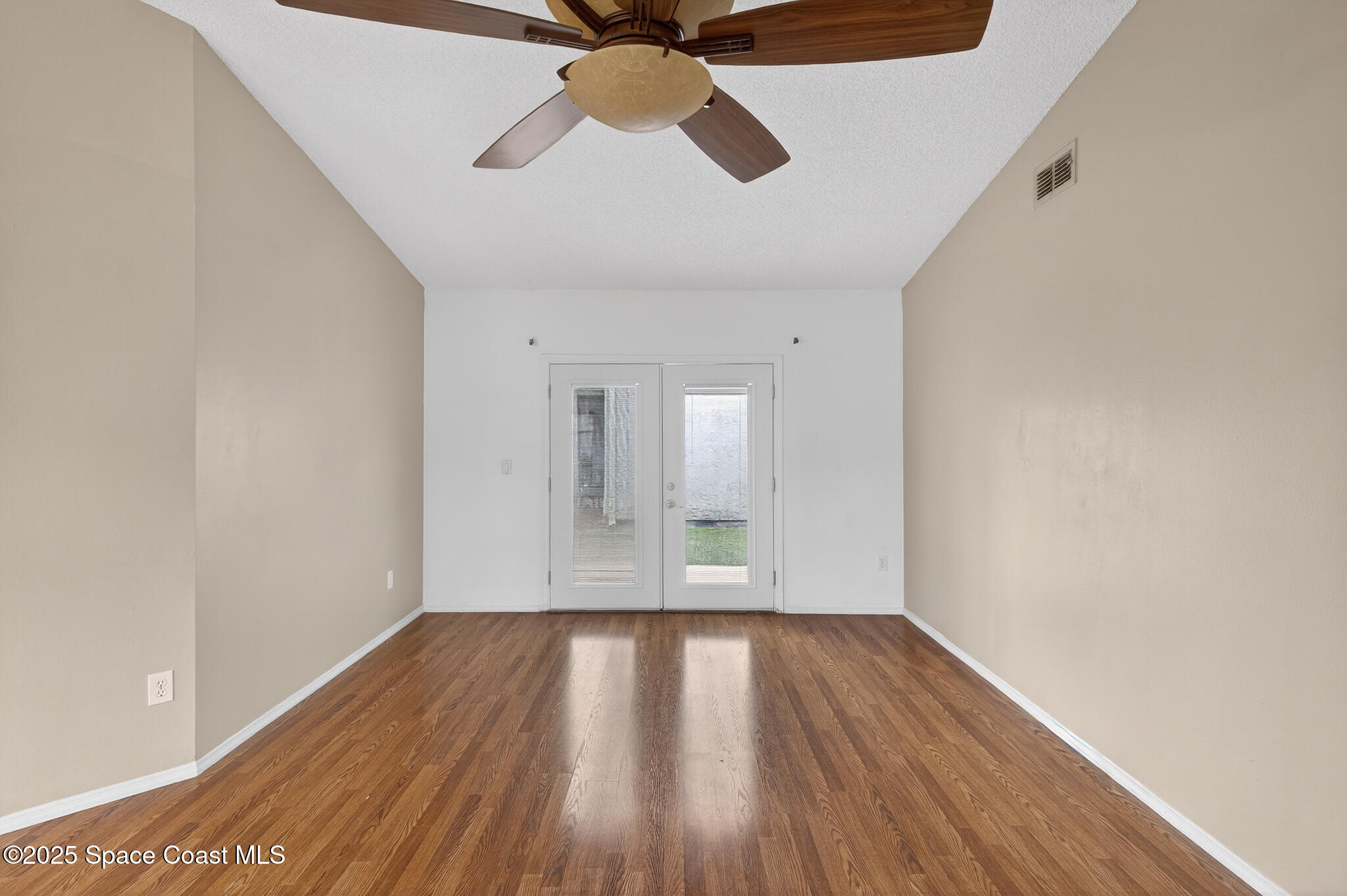 1924 Sugarberry Court NE
