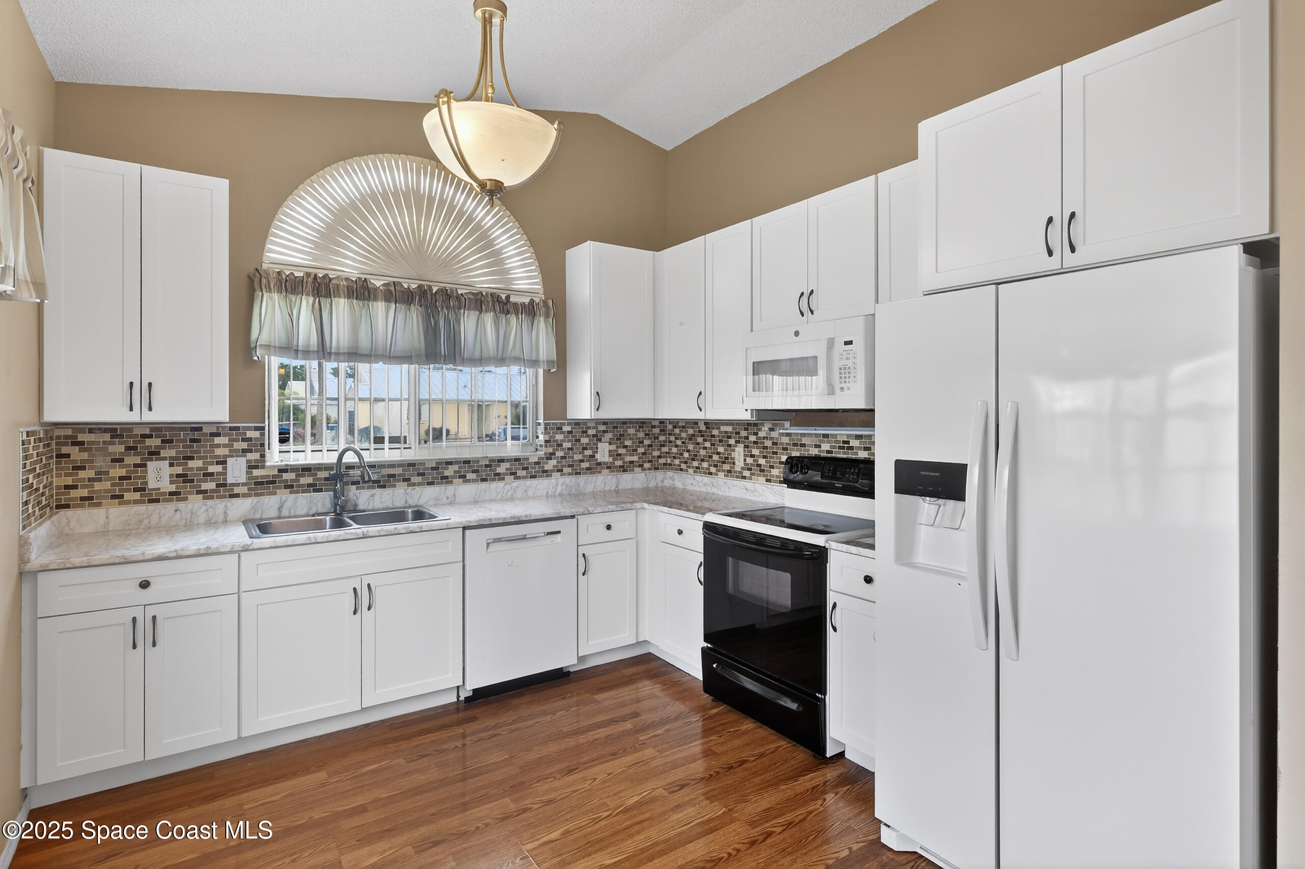 1924 Sugarberry Court NE