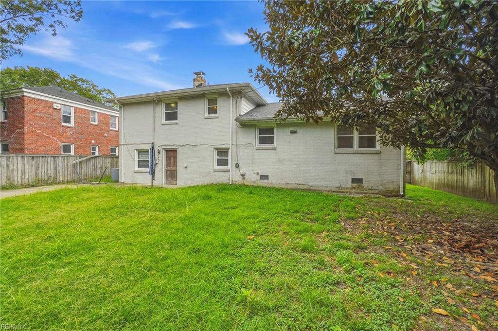 3805 Chesapeake AVE