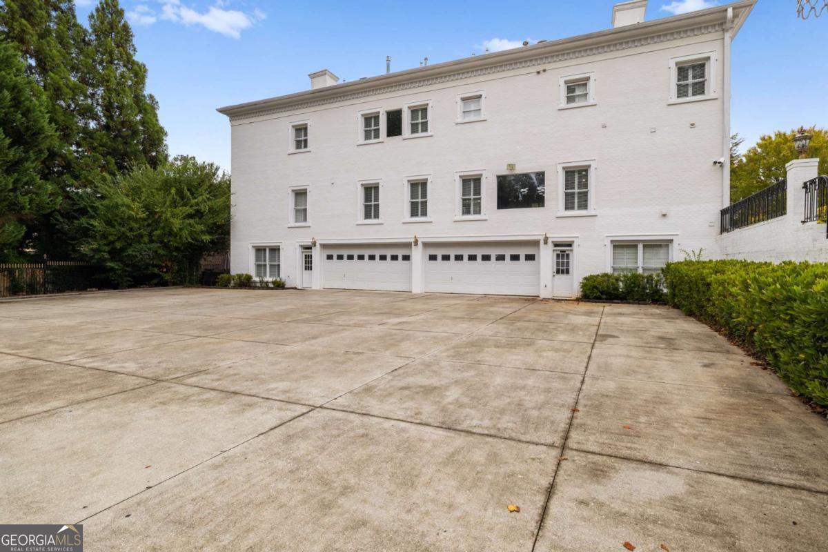 3687 Briarcliff Road NE