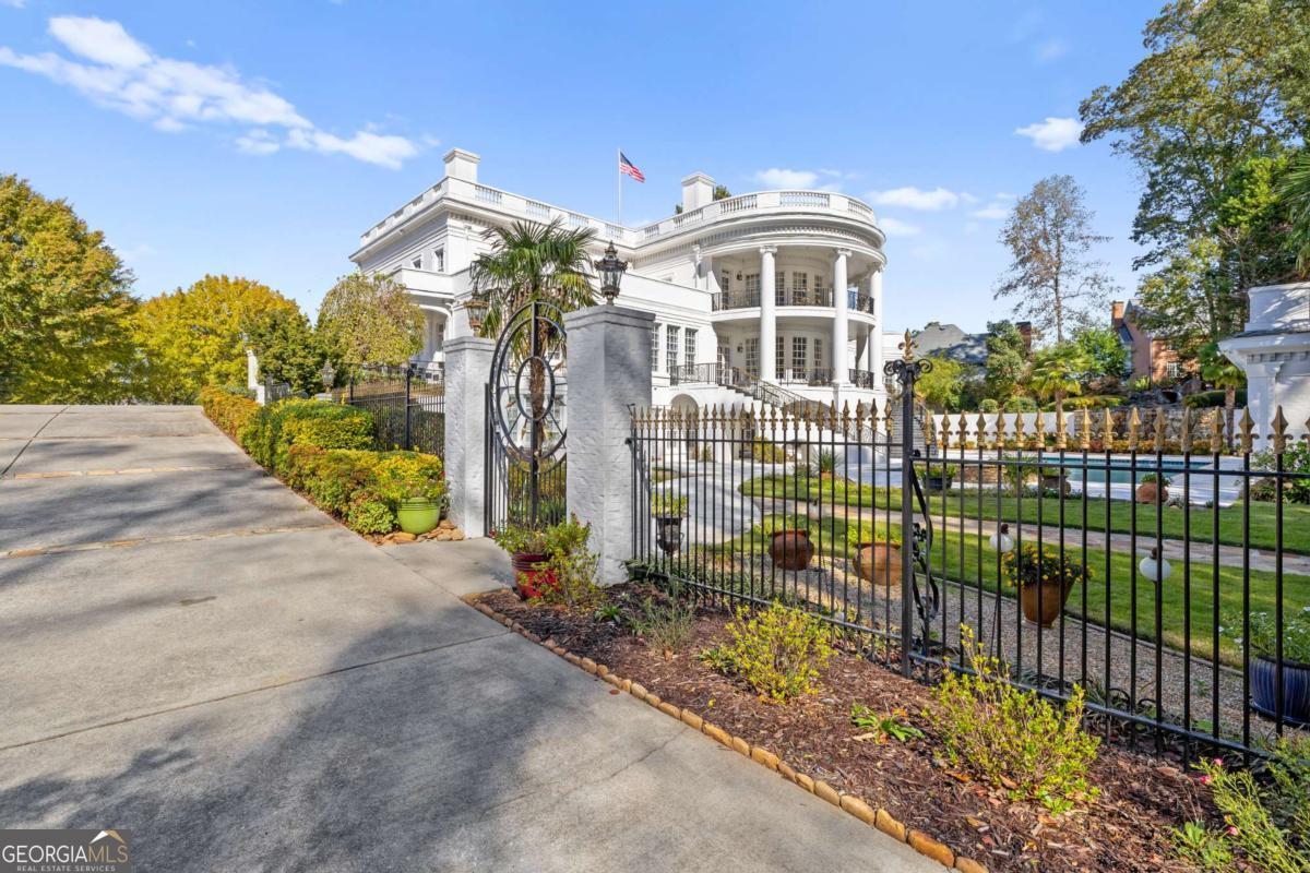 3687 Briarcliff Road NE