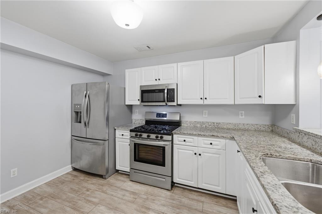 2204 Lesner CRES 101