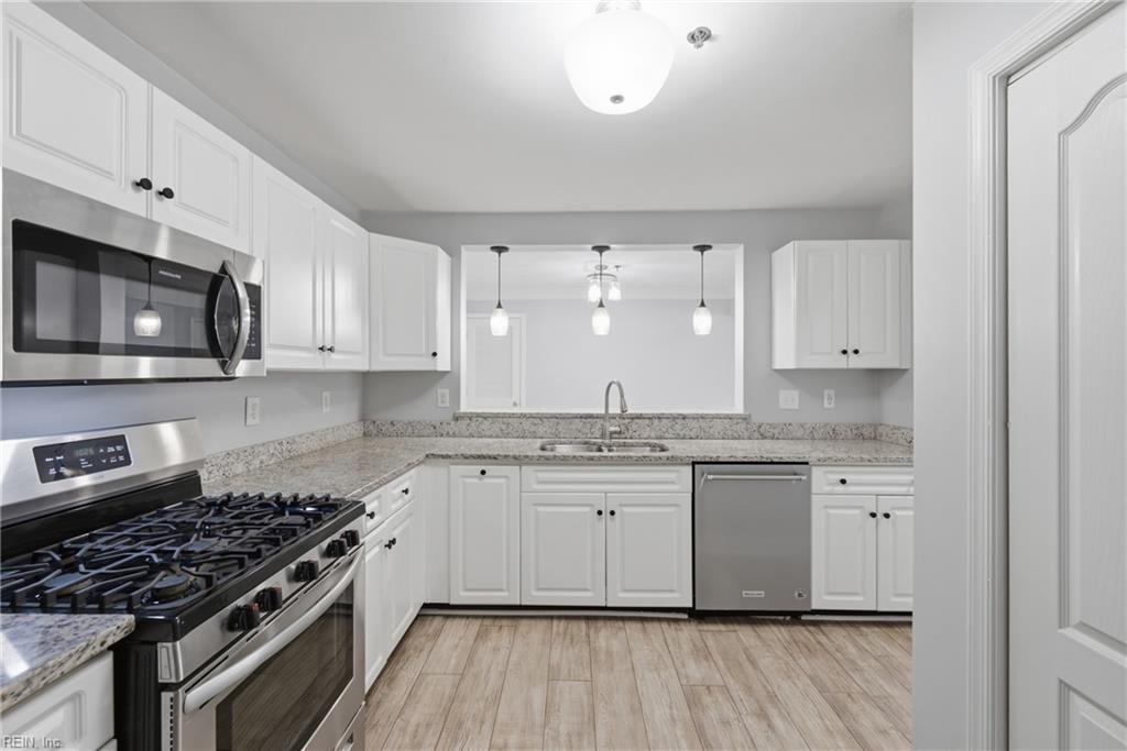 2204 Lesner CRES 101